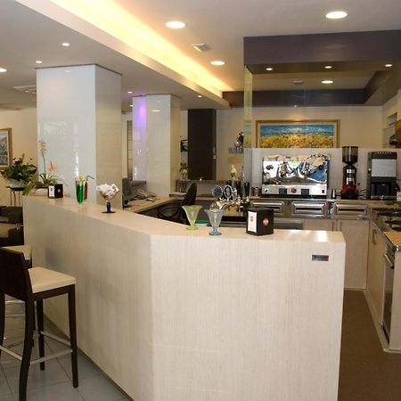 Hotel Ambra チェゼナーティコ エクステリア 写真