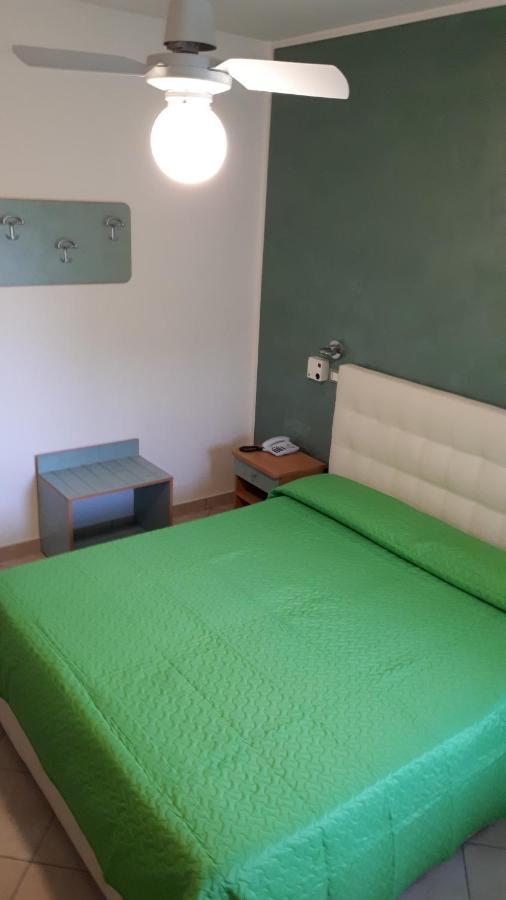 Hotel Ambra チェゼナーティコ エクステリア 写真