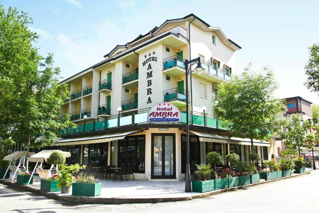 Hotel Ambra チェゼナーティコ エクステリア 写真
