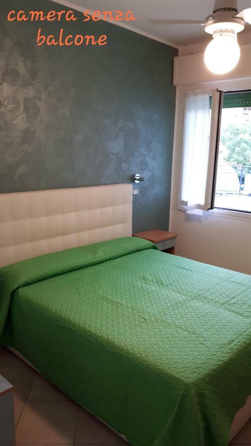 Hotel Ambra チェゼナーティコ エクステリア 写真